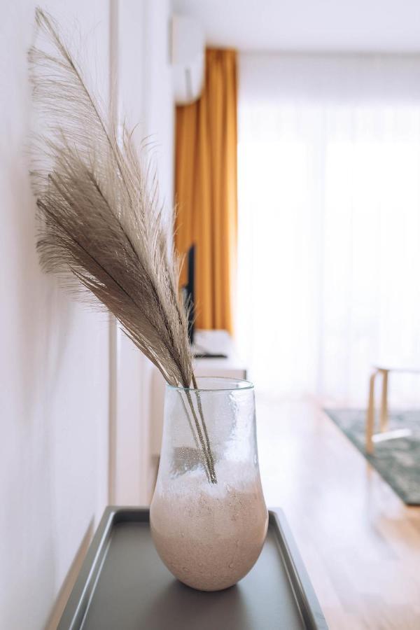 Flamingo Suites Oradea Εξωτερικό φωτογραφία
